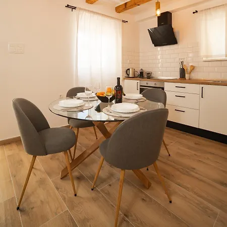 Kuca Mare Holiday home Tisno