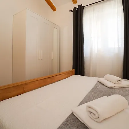 Holiday home Kuca Mare Tisno